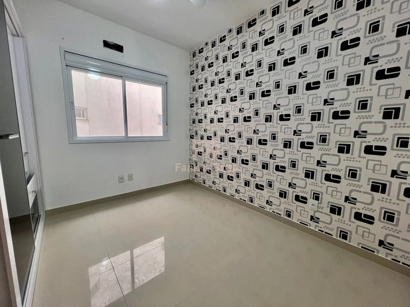 Sacada de frente com sol da manhã.: 12ª foto da galeria de imagens do imóvel