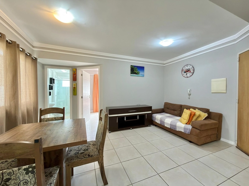 APARTAMENTO DE 1 DORMITÓRIO, Á UMA QUADRA DO MAR!!: 1ª foto da galeria de imagens do imóvel