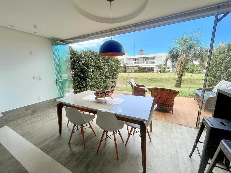 Casa em Condomínio com 118m², 2 dormitórios, 1 suíte, 2 vagas, Condomí: 3ª foto da galeria de imagens do imóvel