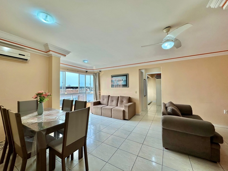 FRENTE AVENIDA, 05 QUADRAS DO MAR.: 2ª foto da galeria de imagens do imóvel