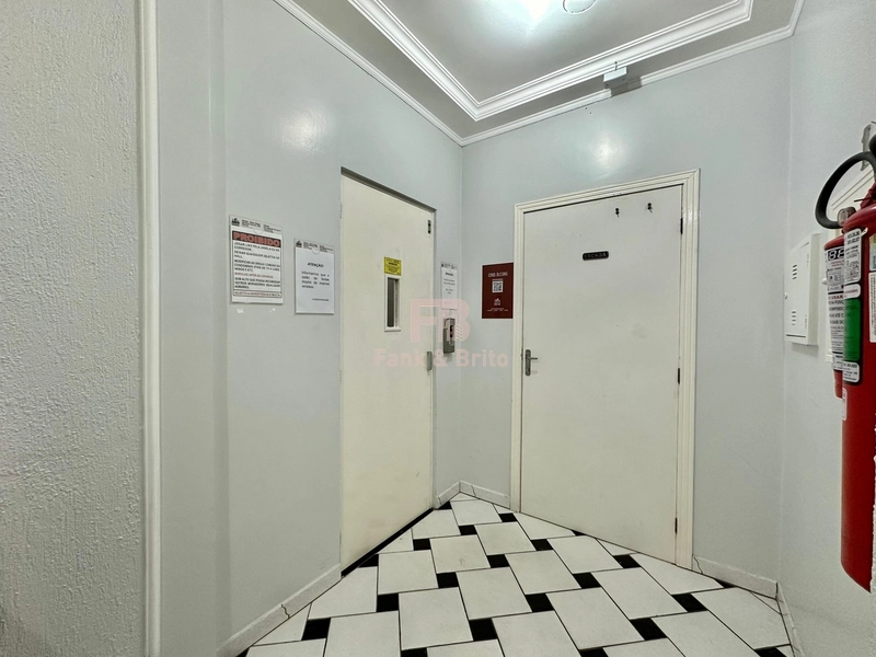 FRENTE AVENIDA, 05 QUADRAS DO MAR.: 23ª foto da galeria de imagens do imóvel