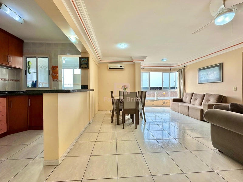 FRENTE AVENIDA, 05 QUADRAS DO MAR.: 5ª foto da galeria de imagens do imóvel