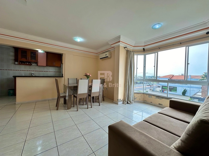 FRENTE AVENIDA, 05 QUADRAS DO MAR.: 7ª foto da galeria de imagens do imóvel