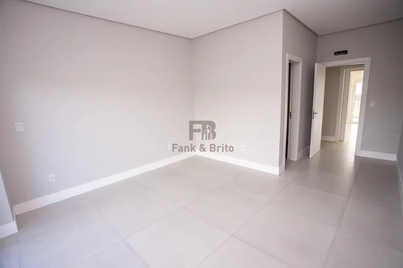 CASA A VENDA EM CONDOMINIO FECHADO: 35ª foto da galeria de imagens do imóvel