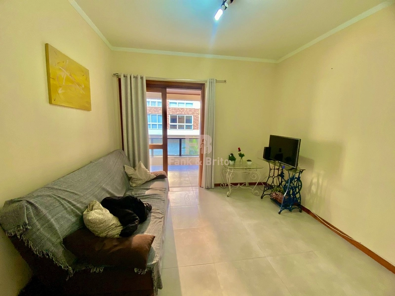 SACADA COM CHURRASQUEIRA DE FRENTE, JUNTO À PÇ. BOIANOVSKI!!!!: 2ª foto da galeria de imagens do imóvel