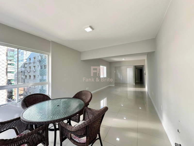 Apartamento à Venda no Bairro Navegantes, 3 Dormitórios , uma quadra do mar!: 6ª foto da galeria de imagens do imóvel