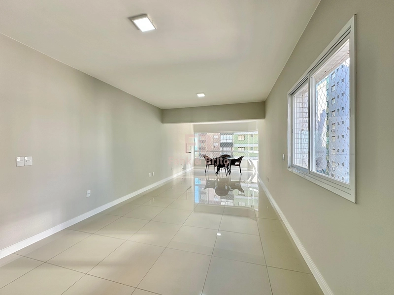 Apartamento à Venda no Bairro Navegantes, 3 Dormitórios , uma quadra do mar!: 8ª foto da galeria de imagens do imóvel