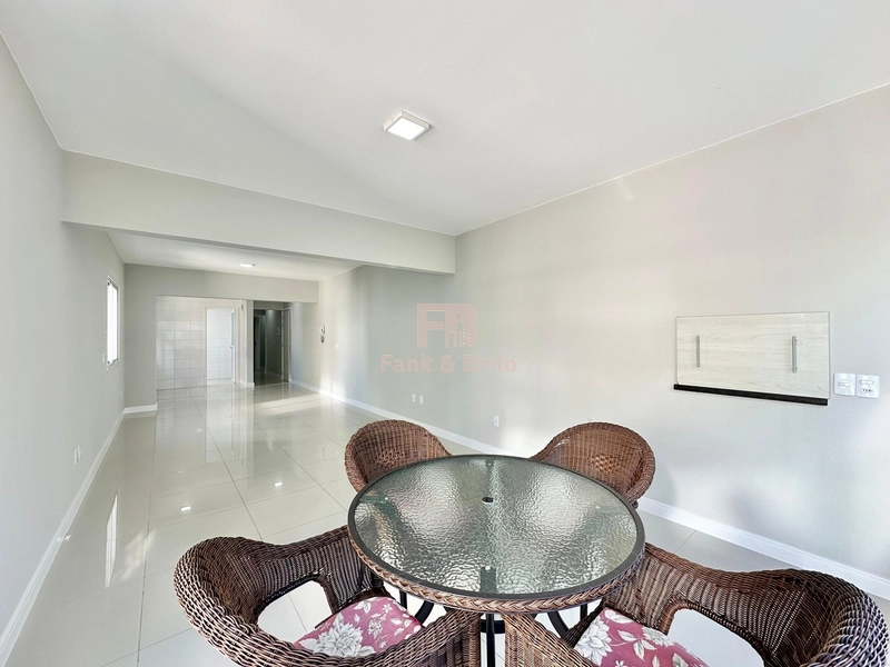 Apartamento à Venda no Bairro Navegantes, 3 Dormitórios , uma quadra do mar!: 5ª foto da galeria de imagens do imóvel