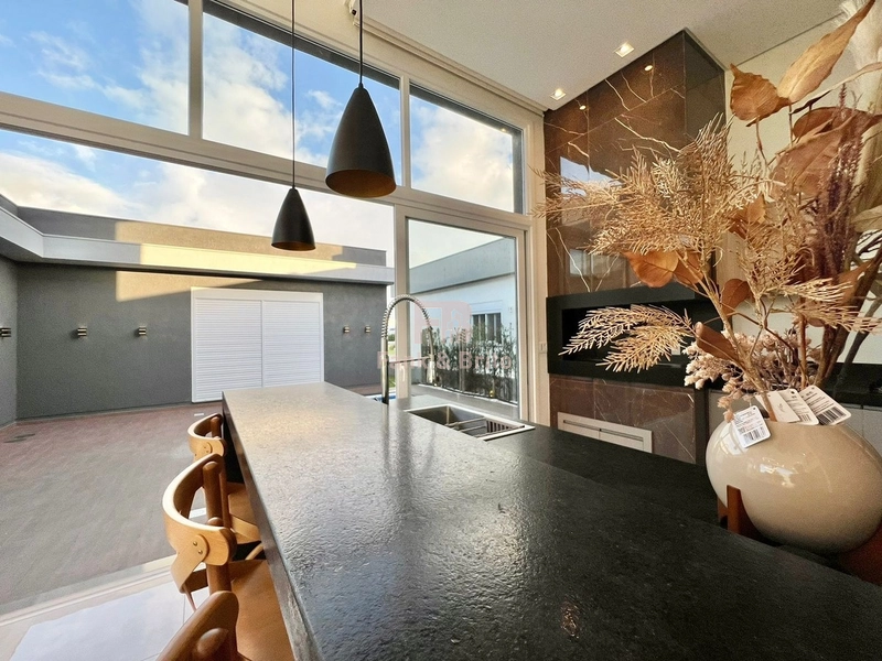 CONDOMÍNIO DUBAI  CASA À VENDA: 11ª foto da galeria de imagens do imóvel