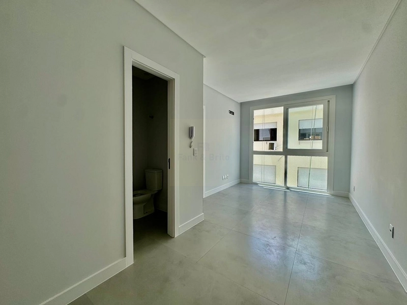 APARTAMENTO A VENDA JUNTO A PRAÇA BOIANOWSKI, EM CAPÃO DA CANOA: 2ª foto da galeria de imagens do imóvel