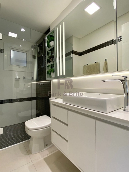 APARTAMENTO NOVO DE FRENTE PARA AVENIDA, COM VISTA PARA O MAR E CIDADE: 12ª foto da galeria de imagens do imóvel