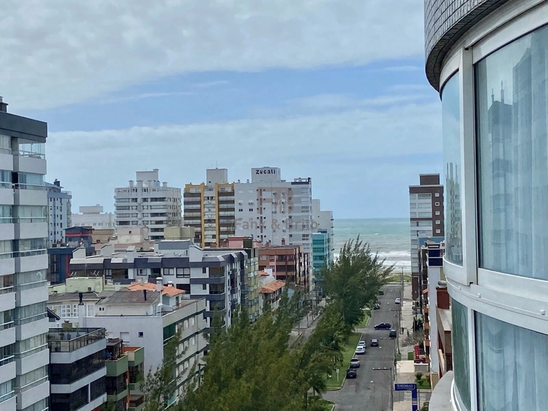 APARTAMENTO NOVO DE FRENTE PARA AVENIDA, COM VISTA PARA O MAR E CIDADE: 1ª foto da galeria de imagens do imóvel