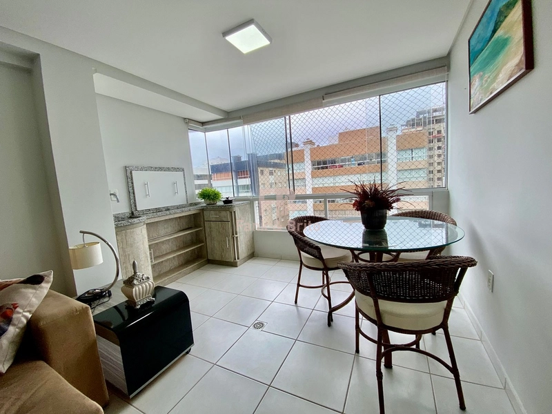 FRENTE AVENIDA COM VISTA MAR: 9ª foto da galeria de imagens do imóvel