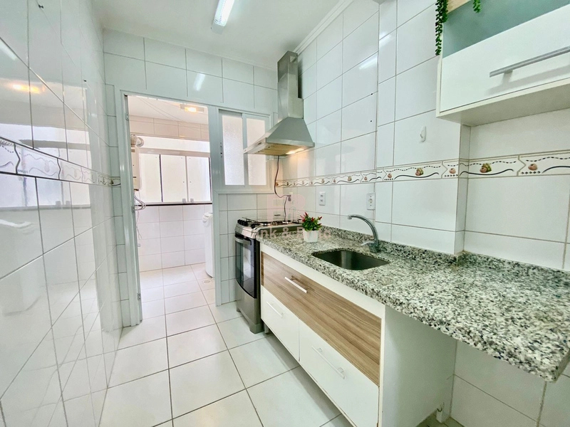 FRENTE AVENIDA COM VISTA MAR: 16ª foto da galeria de imagens do imóvel