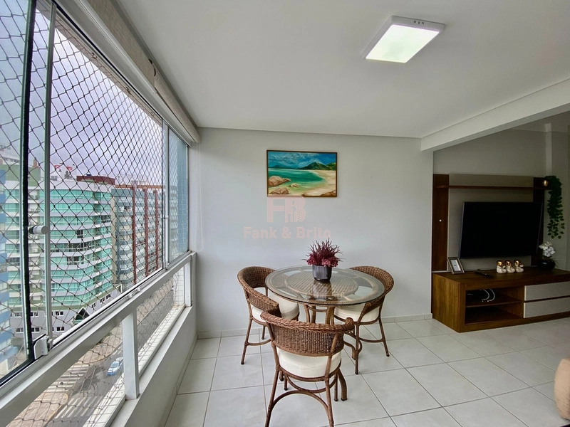 FRENTE AVENIDA COM VISTA MAR: 1ª foto da galeria de imagens do imóvel