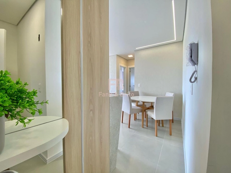 Mobiliado e decorado com  2 dormitorios: 1ª foto da galeria de imagens do imóvel