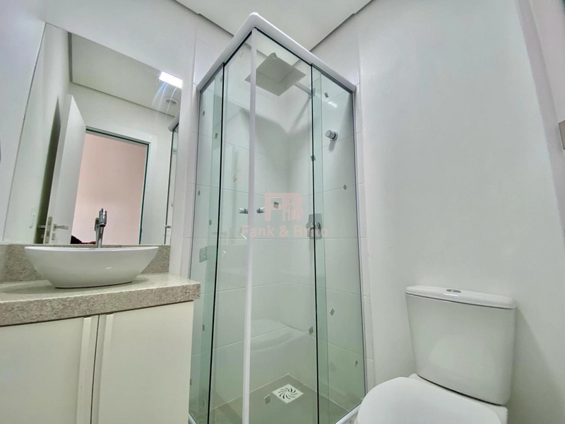 Mobiliado e decorado com  2 dormitorios: 24ª foto da galeria de imagens do imóvel