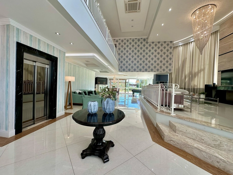 SOBRADO ESPETACULAR EM CONDOMÍNIO DE LUXO.: 4ª foto da galeria de imagens do imóvel