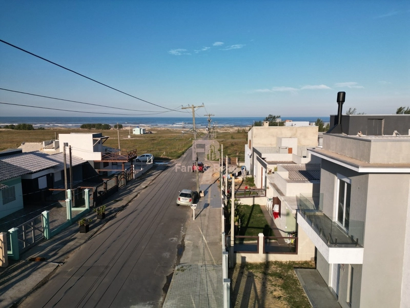 CASA A VENDA PRÓXIMO DO MAR EM CAPÃO DA CANOA: 11ª foto da galeria de imagens do imóvel
