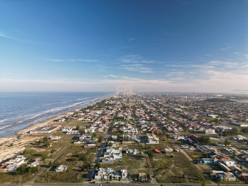 CASA A VENDA PRÓXIMO DO MAR EM CAPÃO DA CANOA: 4ª foto da galeria de imagens do imóvel