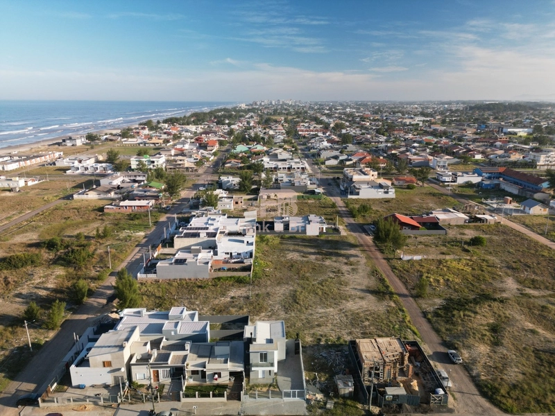 CASA A VENDA PRÓXIMO DO MAR EM CAPÃO DA CANOA: 5ª foto da galeria de imagens do imóvel
