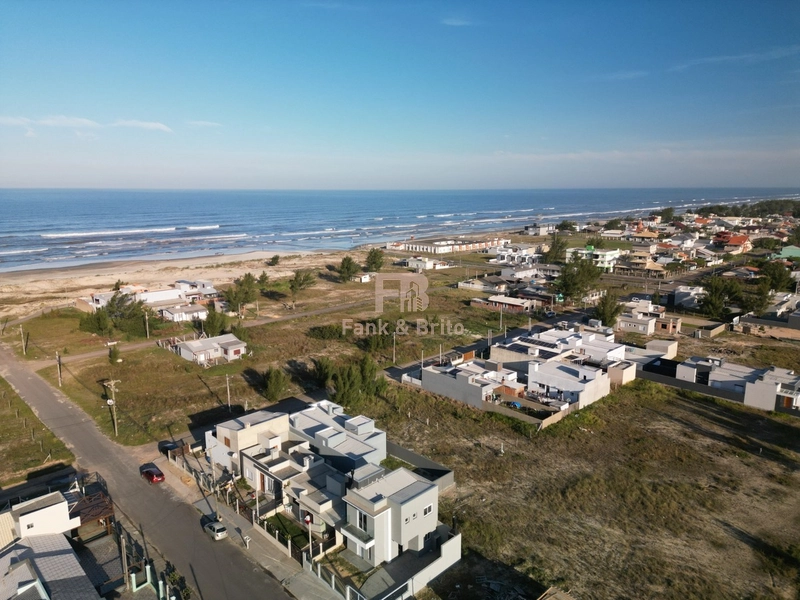CASA A VENDA PRÓXIMO DO MAR EM CAPÃO DA CANOA: 6ª foto da galeria de imagens do imóvel