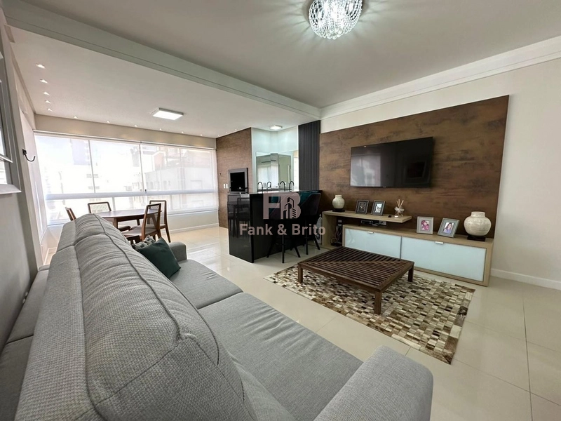 Amplo apartamento de 3 dormitórios em região privilegiada!: 2ª foto da galeria de imagens do imóvel