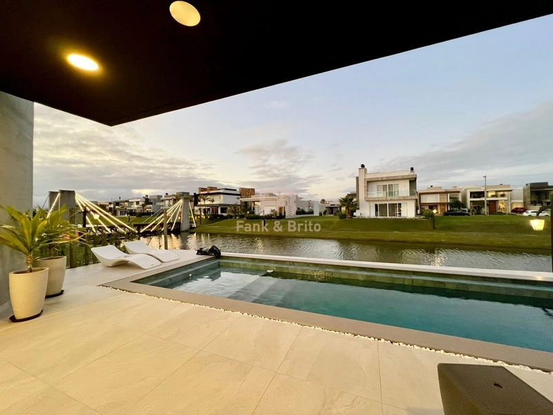 SOBRADO A VENDA DE 4 DORMITÓRIOS NO CAPÃO ILHAS RESORT: 18ª foto da galeria de imagens do imóvel