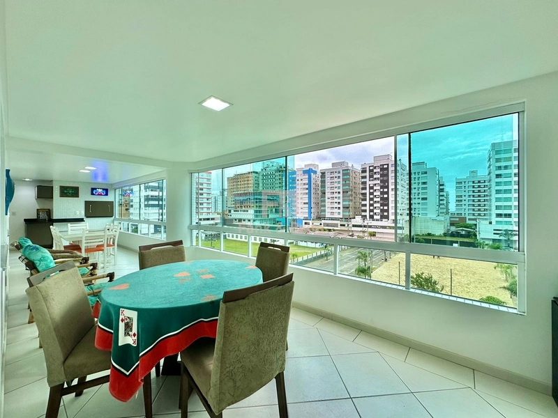 Apartamento Amplo de 3 Dormitórios com Vista para a Praça: 2ª foto da galeria de imagens do imóvel