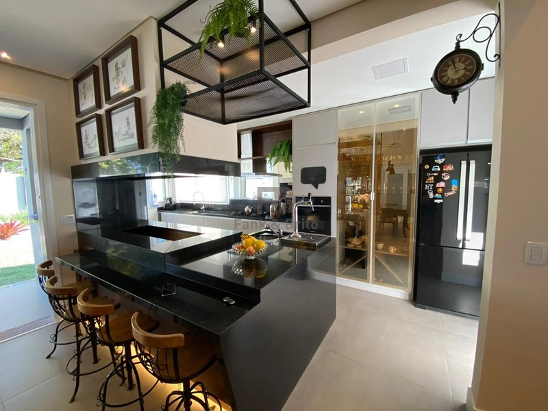 CONDOMÍNIO FECHADO! CASA MOBILIADA E DECORADA! 3 SUÍTES!: 6ª foto da galeria de imagens do imóvel