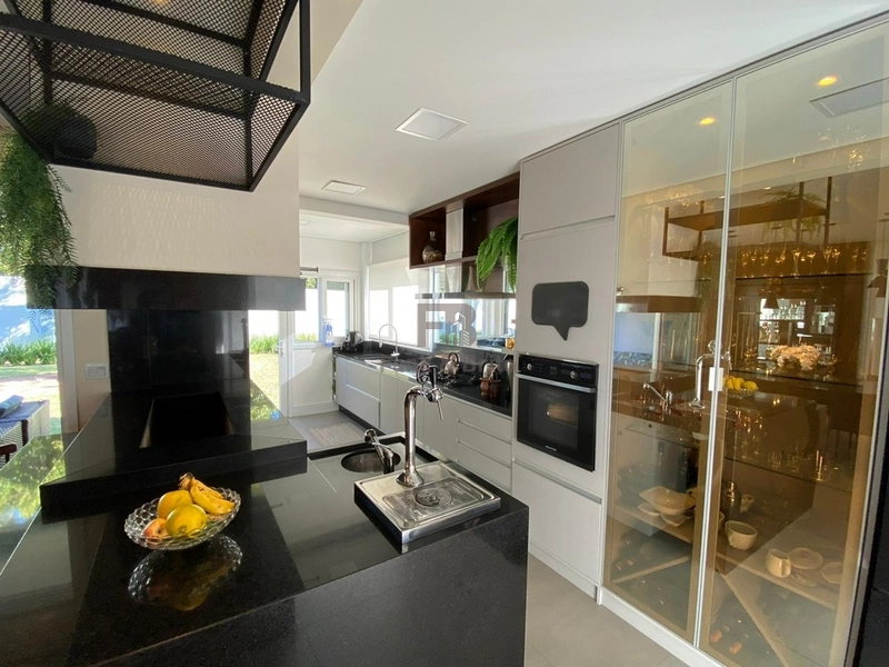 CONDOMÍNIO FECHADO! CASA MOBILIADA E DECORADA! 3 SUÍTES!: 10ª foto da galeria de imagens do imóvel