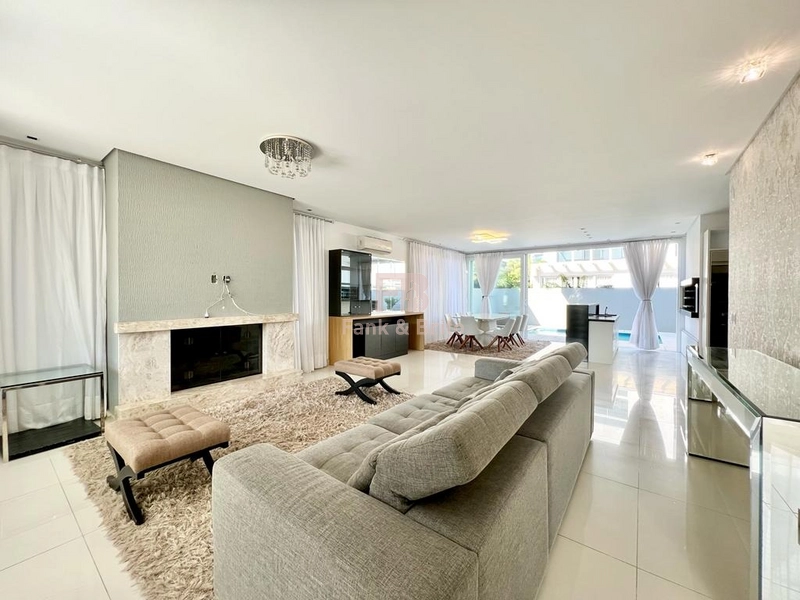 Casa com 5 dormitórios à venda no condomínio Condado de Capão: 1ª foto da galeria de imagens do imóvel