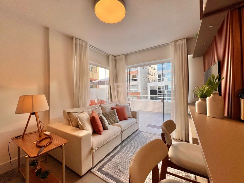 Mobiliado e decorado com terraço.: 1ª foto da galeria de imagens do imóvel