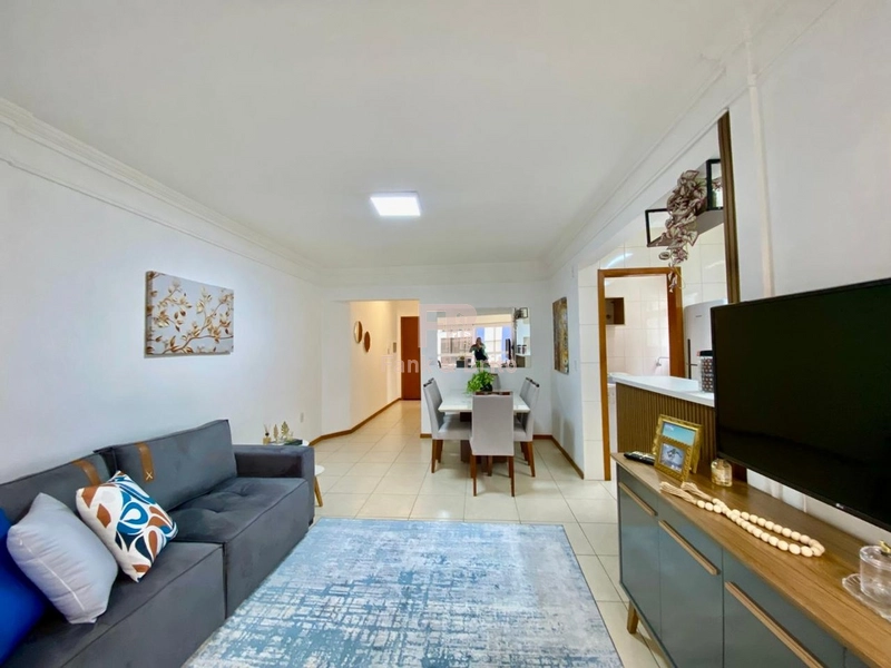 SACADÃO DE FRENTE: 7ª foto da galeria de imagens do imóvel