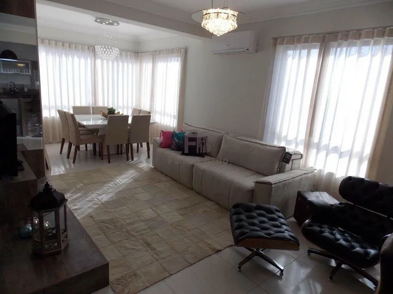 FRENTE PARA PRAÇA ARBORIZADA, FINAMENTE DECORADO!: 2ª foto da galeria de imagens do imóvel