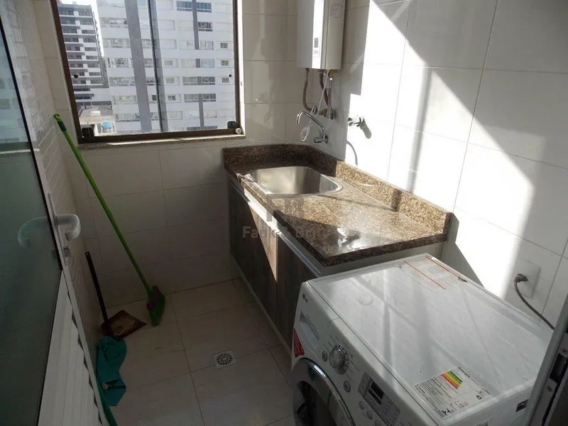 FRENTE PARA PRAÇA ARBORIZADA, FINAMENTE DECORADO!: 15ª foto da galeria de imagens do imóvel