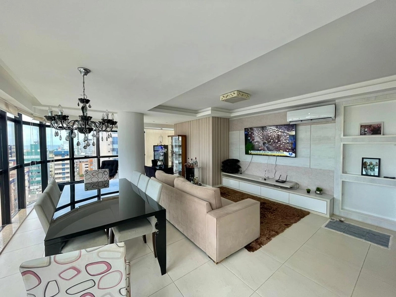 RARIDADE- AMPLO APARTEMENTO DE 3 DORMITÓRIOS.: 2ª foto da galeria de imagens do imóvel