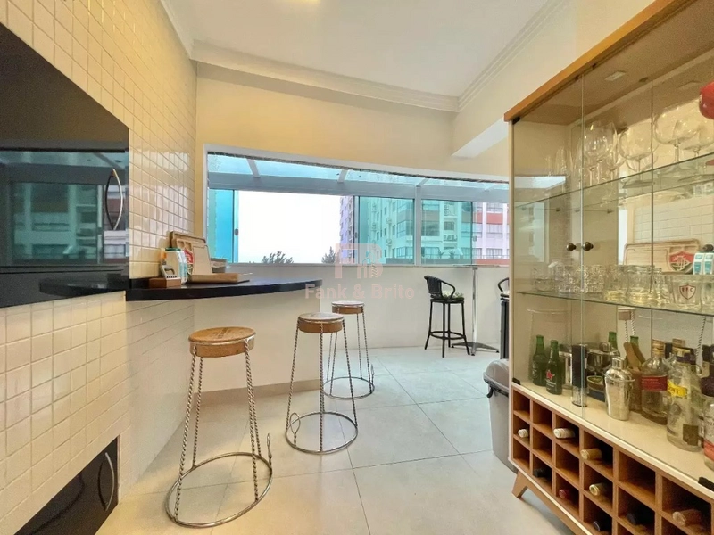 NO BAIRRO MAIS DESEJADO DA PRAIA A POUCOS PASSOS DO MAR!: 9ª foto da galeria de imagens do imóvel