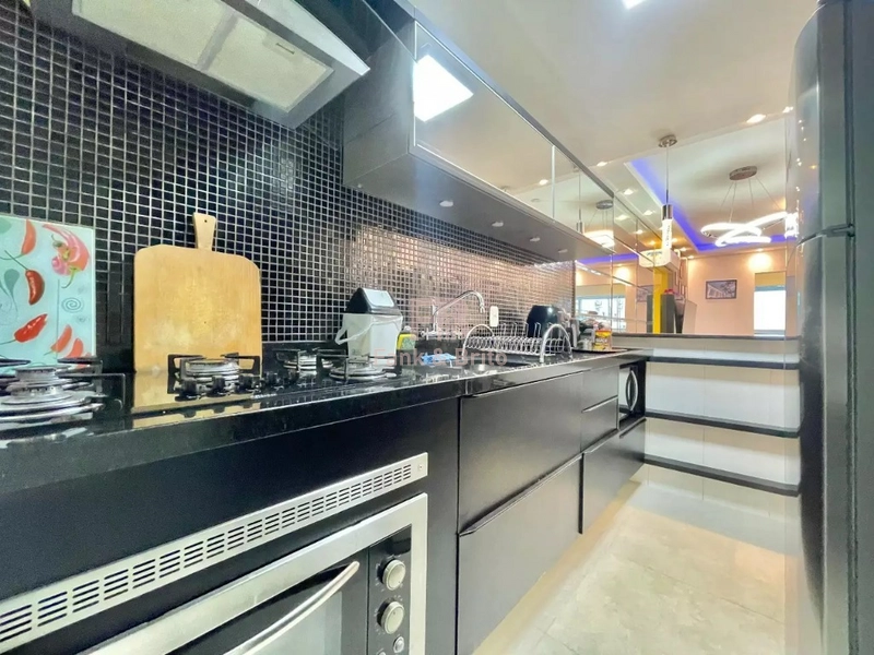 NO BAIRRO MAIS DESEJADO DA PRAIA A POUCOS PASSOS DO MAR!: 12ª foto da galeria de imagens do imóvel