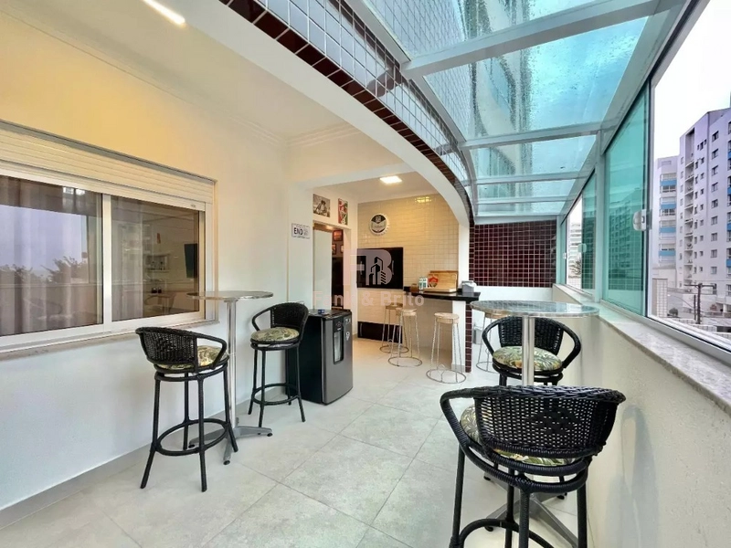 NO BAIRRO MAIS DESEJADO DA PRAIA A POUCOS PASSOS DO MAR!: 3ª foto da galeria de imagens do imóvel