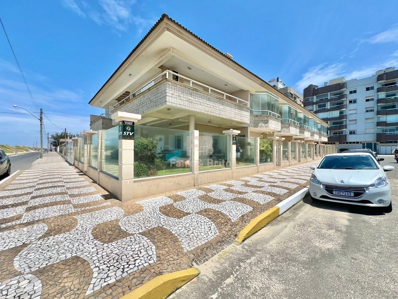 SOBRADO EXCLUSIVO DE FRENTE A PRAÇA AVEZON COM VISTA ETERNA PARA OMAR.: 3ª foto da galeria de imagens do imóvel