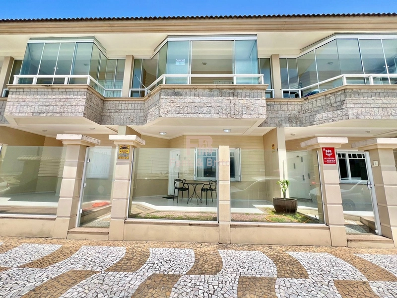 SOBRADO EXCLUSIVO DE FRENTE A PRAÇA AVEZON COM VISTA ETERNA PARA OMAR.: 1ª foto da galeria de imagens do imóvel