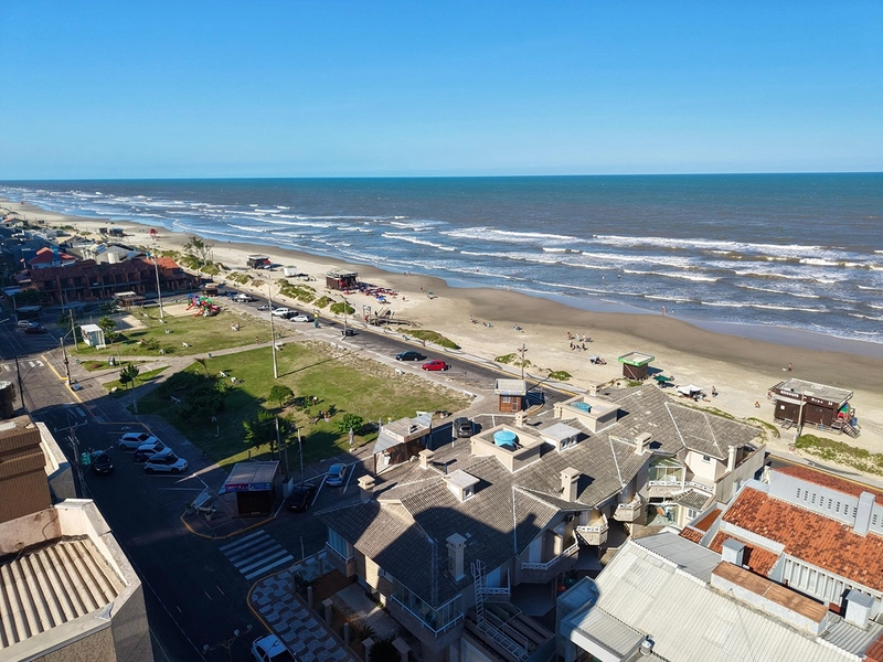 SOBRADO EXCLUSIVO DE FRENTE A PRAÇA AVEZON COM VISTA ETERNA PARA OMAR.: 4ª foto da galeria de imagens do imóvel