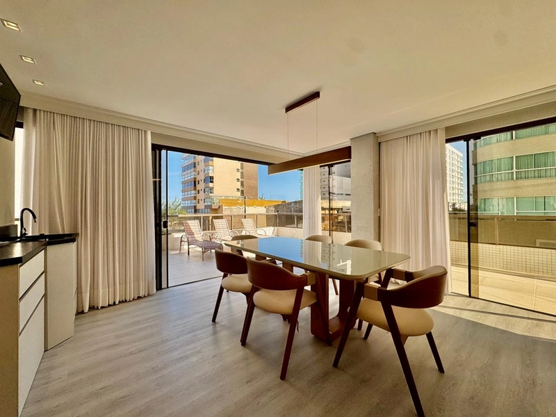 APARTAMENTO FINAMENTE MOBILIADO, DECORADO E COM UM TERRAÇO INCRÍVEL! : 9ª foto da galeria de imagens do imóvel