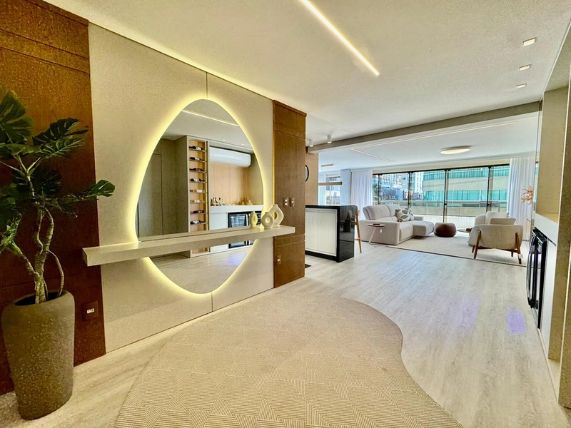 APARTAMENTO FINAMENTE MOBILIADO, DECORADO E COM UM TERRAÇO INCRÍVEL! : 4ª foto da galeria de imagens do imóvel