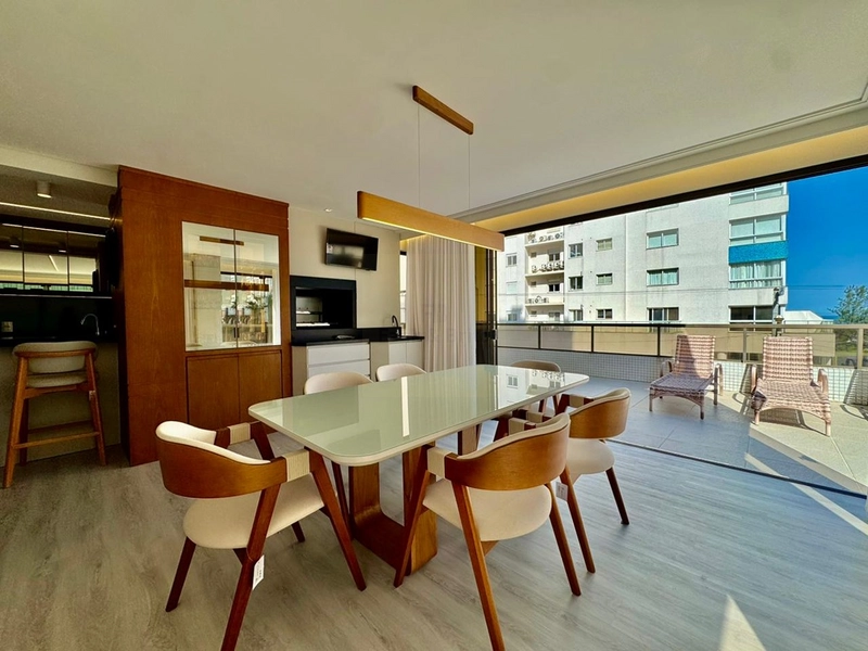 APARTAMENTO FINAMENTE MOBILIADO, DECORADO E COM UM TERRAÇO INCRÍVEL! : 12ª foto da galeria de imagens do imóvel