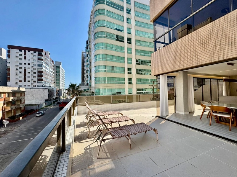 APARTAMENTO FINAMENTE MOBILIADO, DECORADO E COM UM TERRAÇO INCRÍVEL! : 20ª foto da galeria de imagens do imóvel