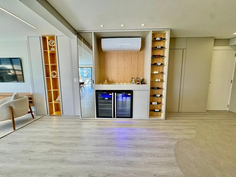 APARTAMENTO FINAMENTE MOBILIADO, DECORADO E COM UM TERRAÇO INCRÍVEL! : 26ª foto da galeria de imagens do imóvel