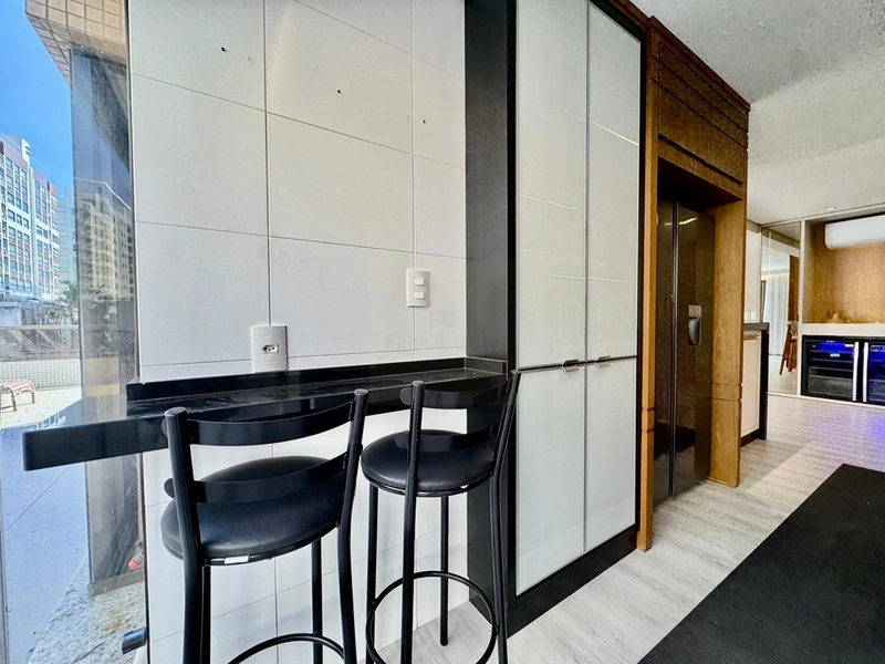 APARTAMENTO FINAMENTE MOBILIADO, DECORADO E COM UM TERRAÇO INCRÍVEL! : 11ª foto da galeria de imagens do imóvel