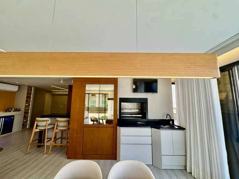 APARTAMENTO FINAMENTE MOBILIADO, DECORADO E COM UM TERRAÇO INCRÍVEL! : 13ª foto da galeria de imagens do imóvel